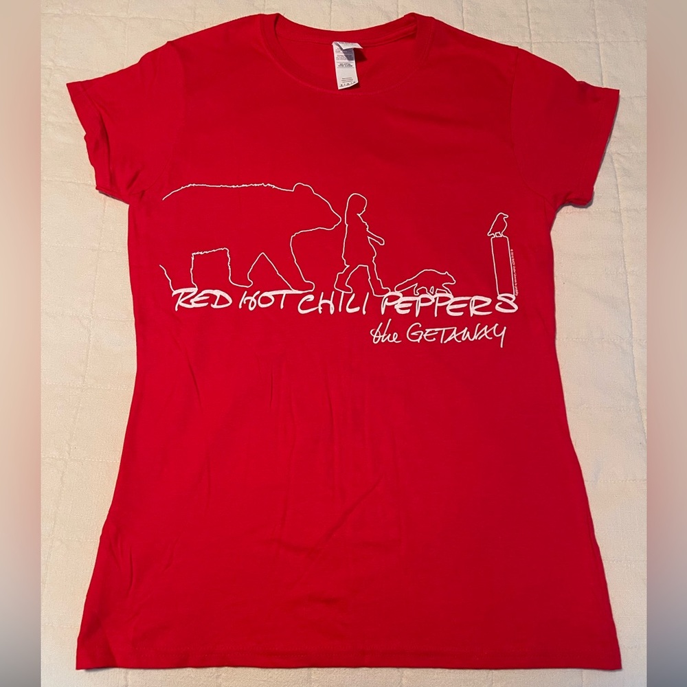 Women’s Red Hot Chili Peppers Band Tee, size M